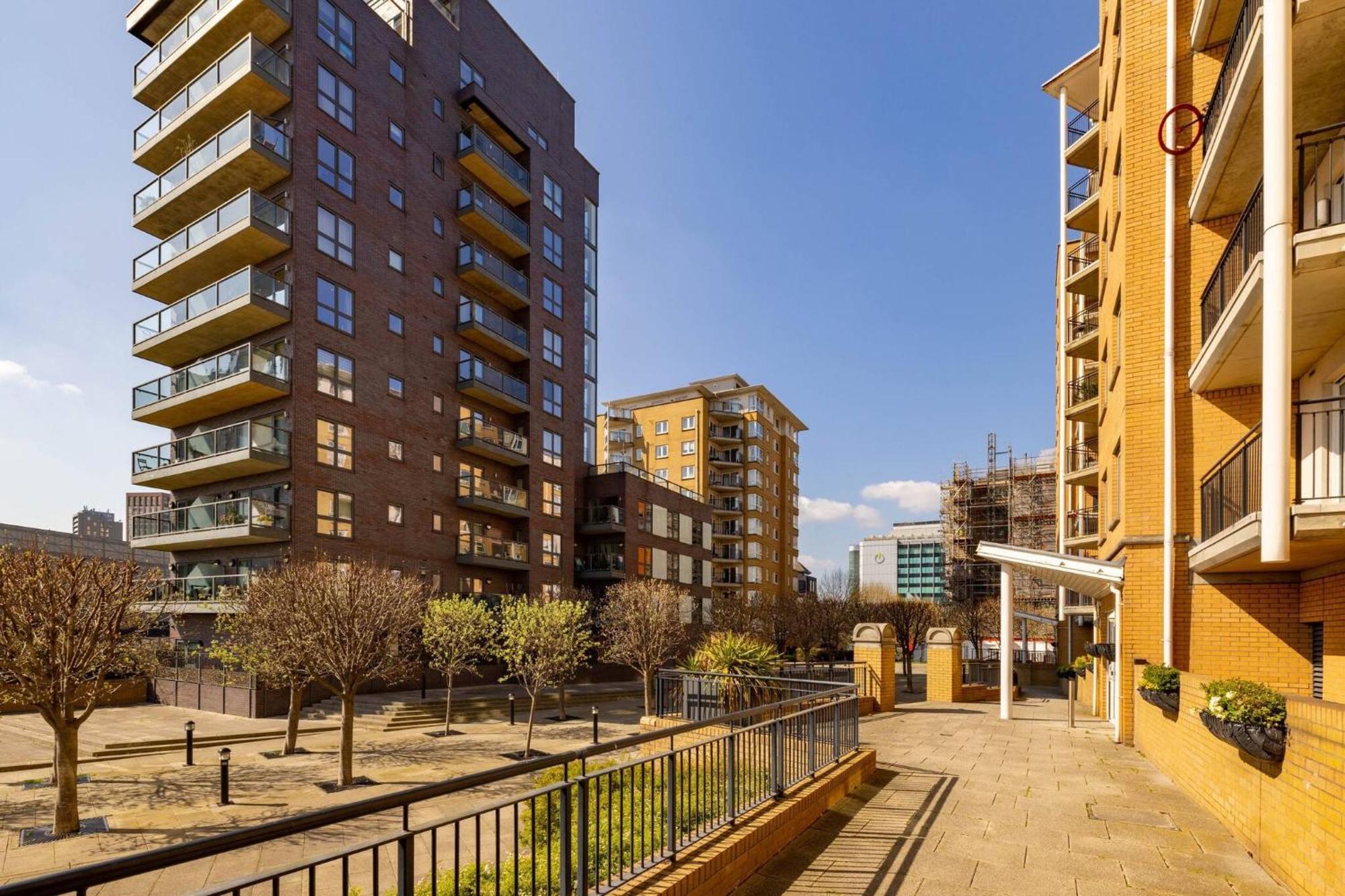 Wild Roses Service Apartments - East India Londra Exterior foto