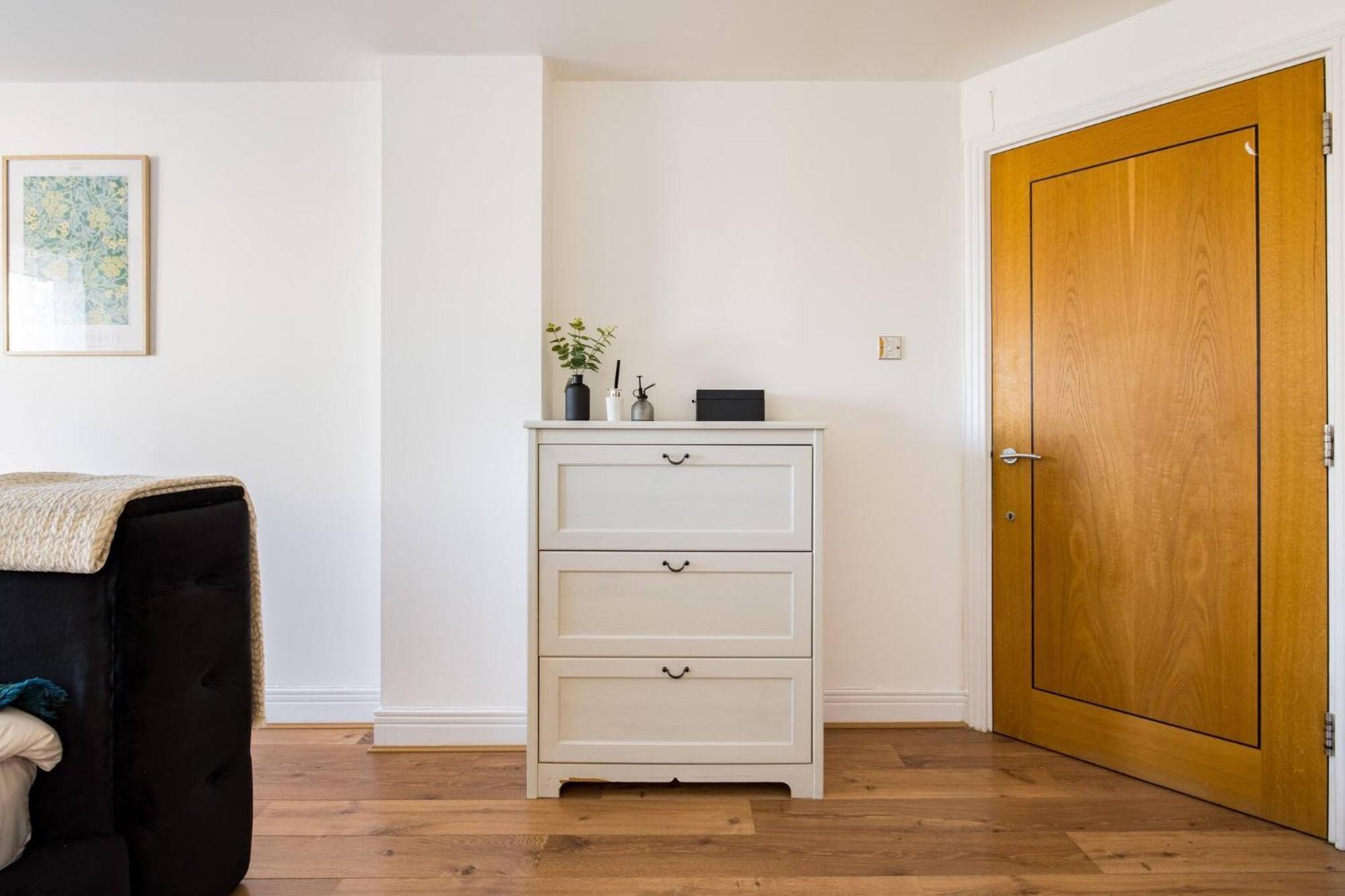 Wild Roses Service Apartments - East India Londra Exterior foto