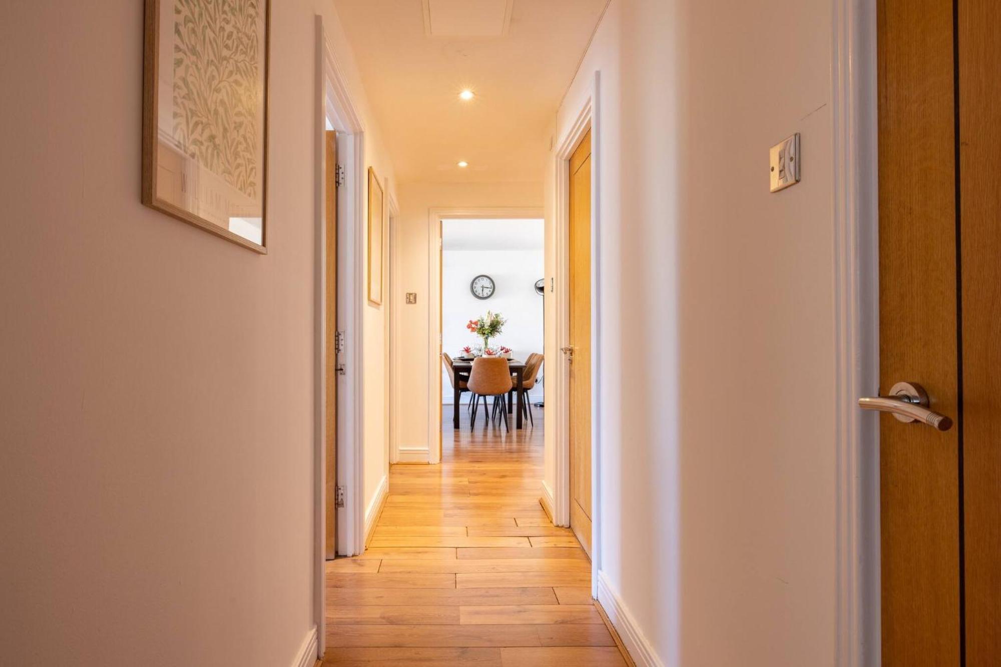 Wild Roses Service Apartments - East India Londra Exterior foto