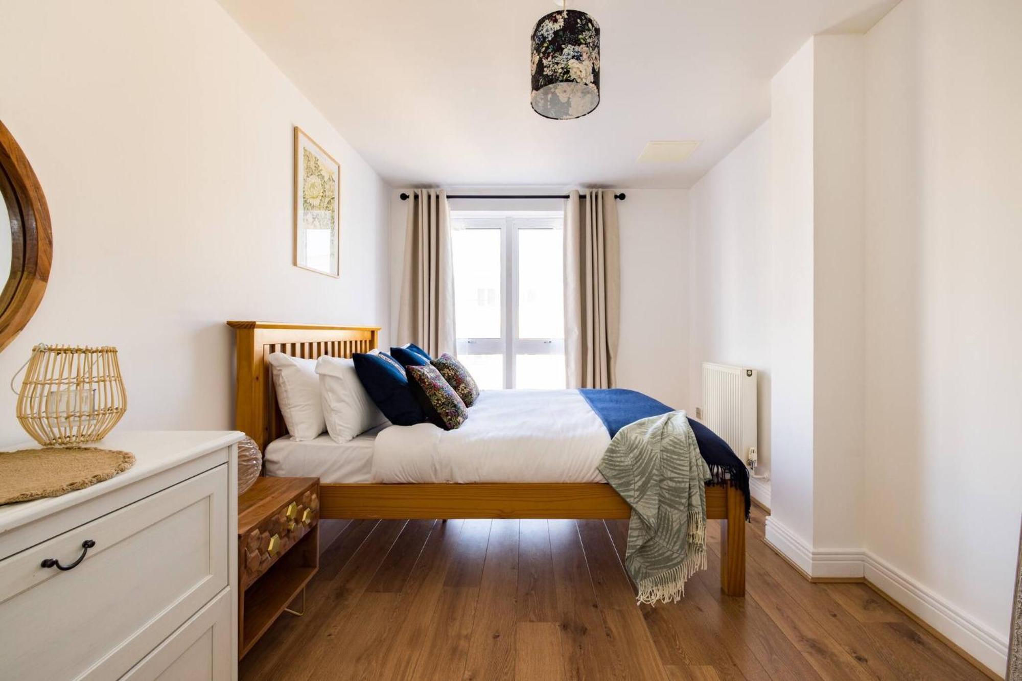 Wild Roses Service Apartments - East India Londra Exterior foto